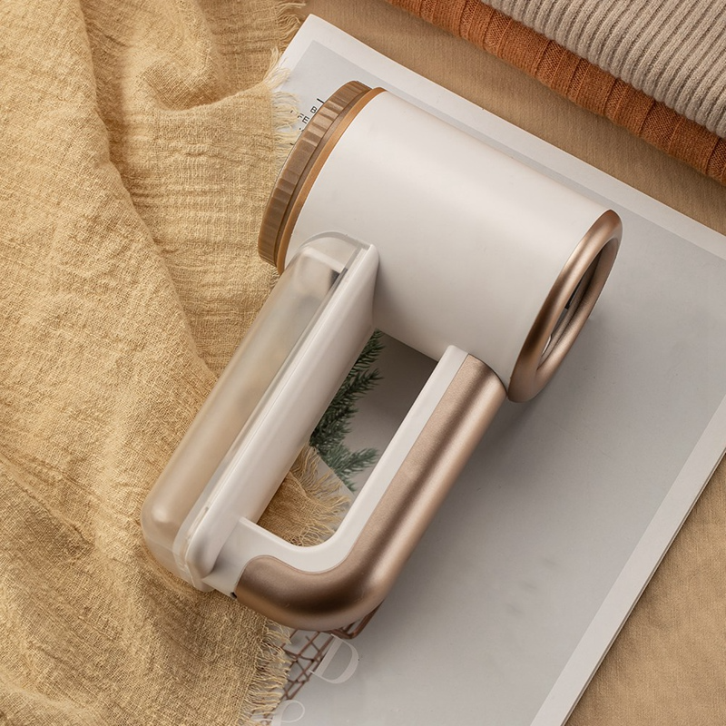 Lint Remover Removing Lint